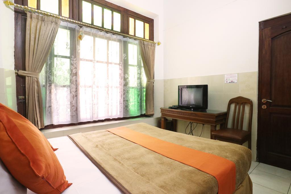 Hotel Keluarga Djagalan Raya Surabaja Exteriér fotografie