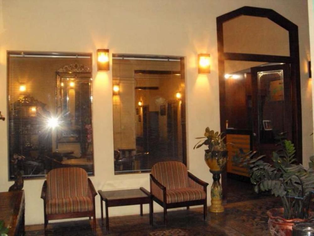 Hotel Keluarga Djagalan Raya Surabaja Exteriér fotografie