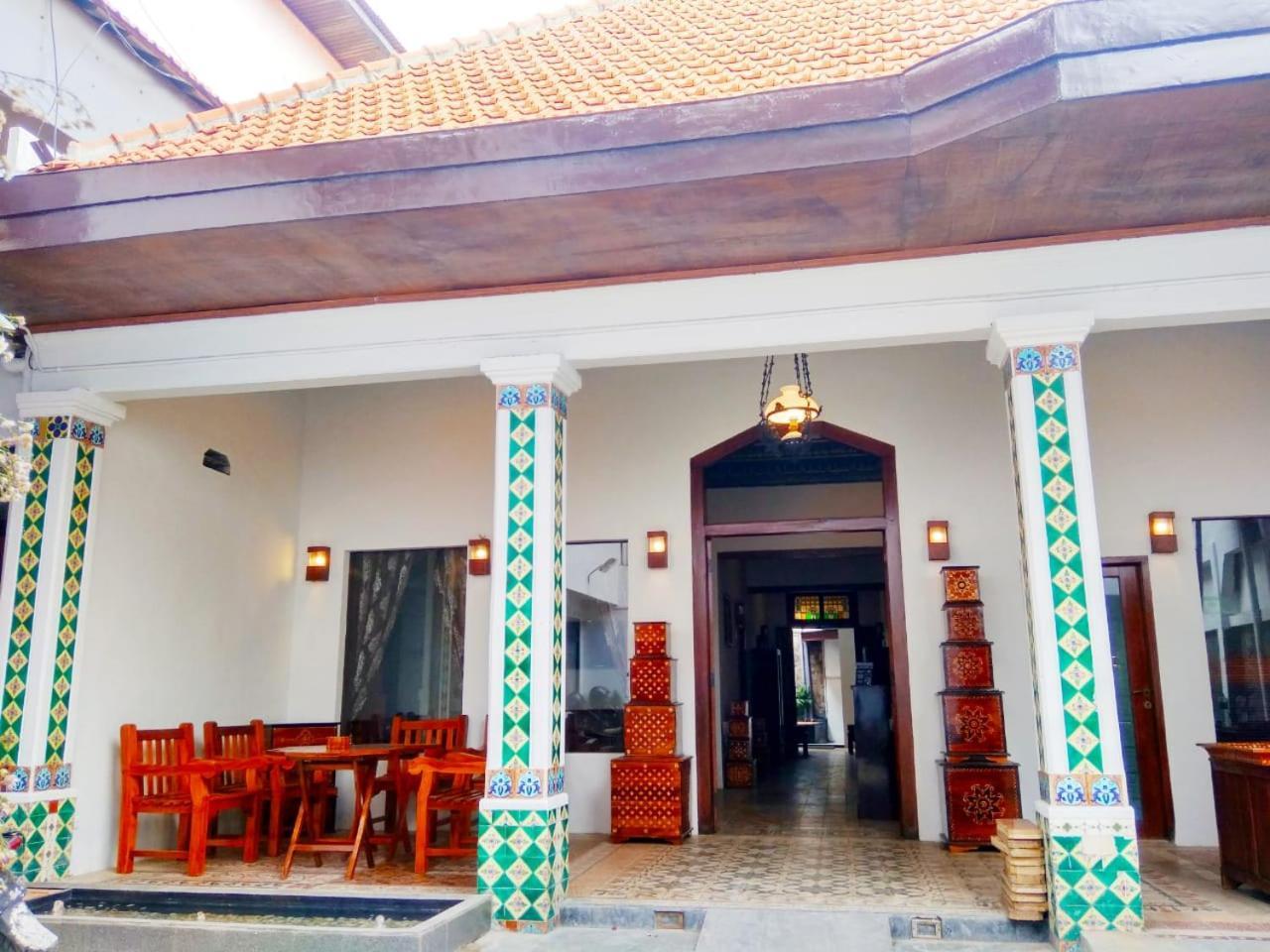 Hotel Keluarga Djagalan Raya Surabaja Exteriér fotografie
