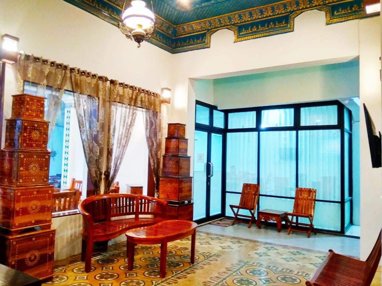 Hotel Keluarga Djagalan Raya Surabaja Exteriér fotografie