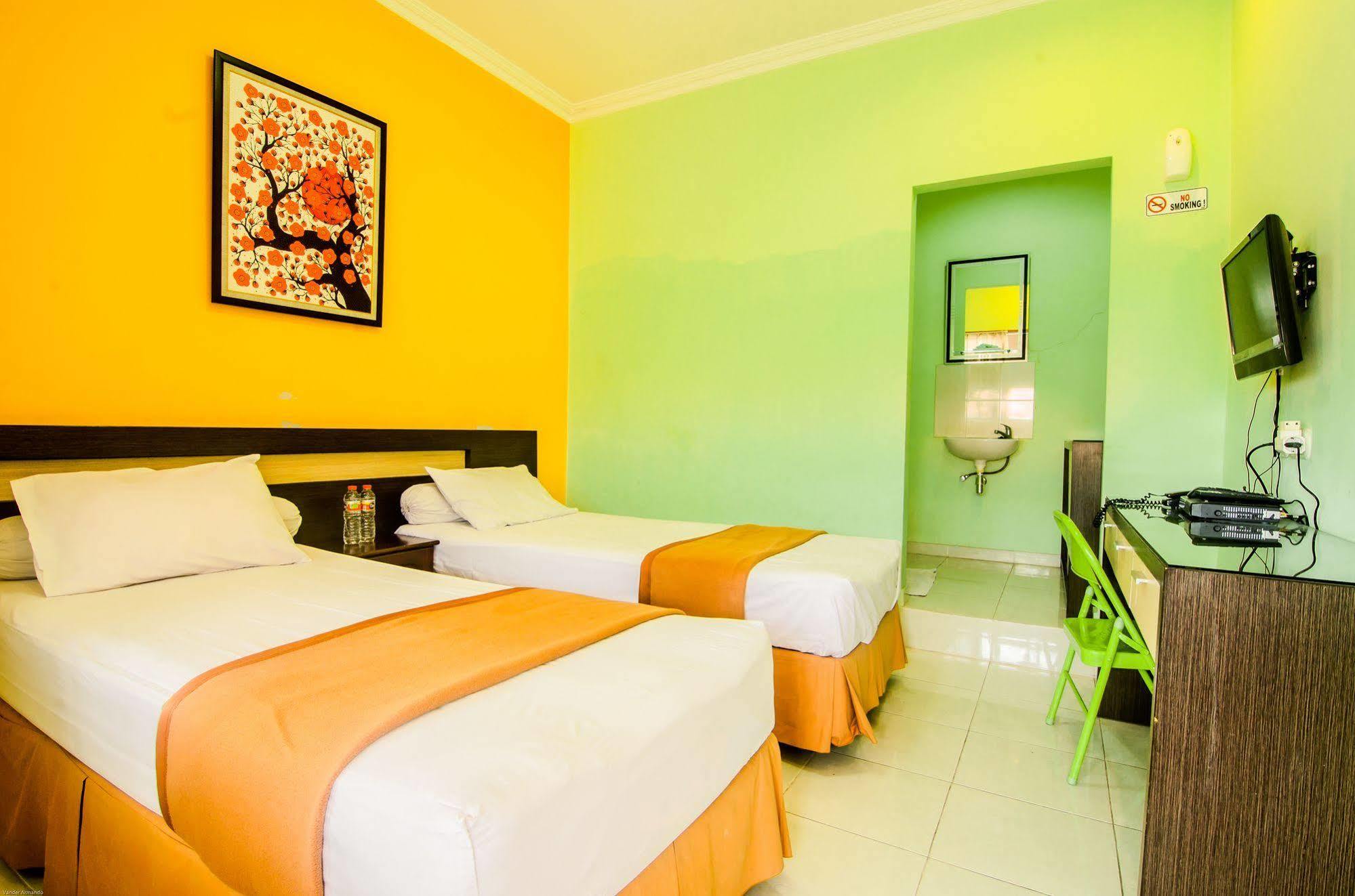 Hotel Keluarga Djagalan Raya Surabaja Exteriér fotografie