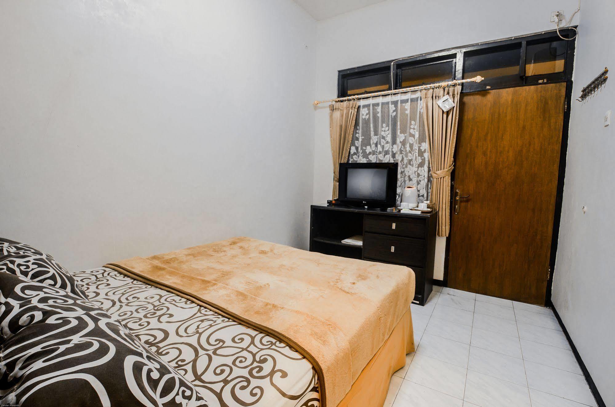 Hotel Keluarga Djagalan Raya Surabaja Exteriér fotografie