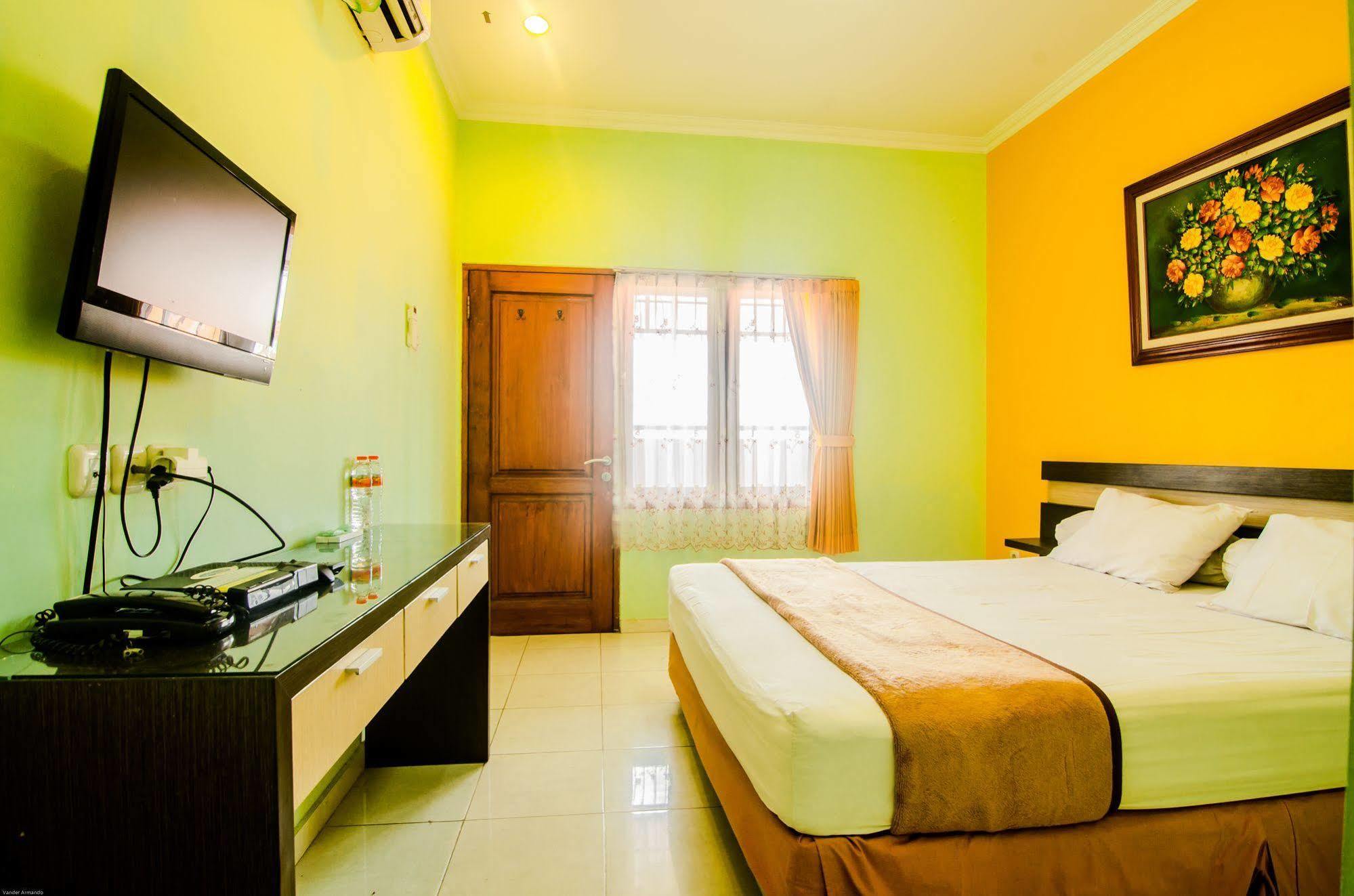 Hotel Keluarga Djagalan Raya Surabaja Exteriér fotografie