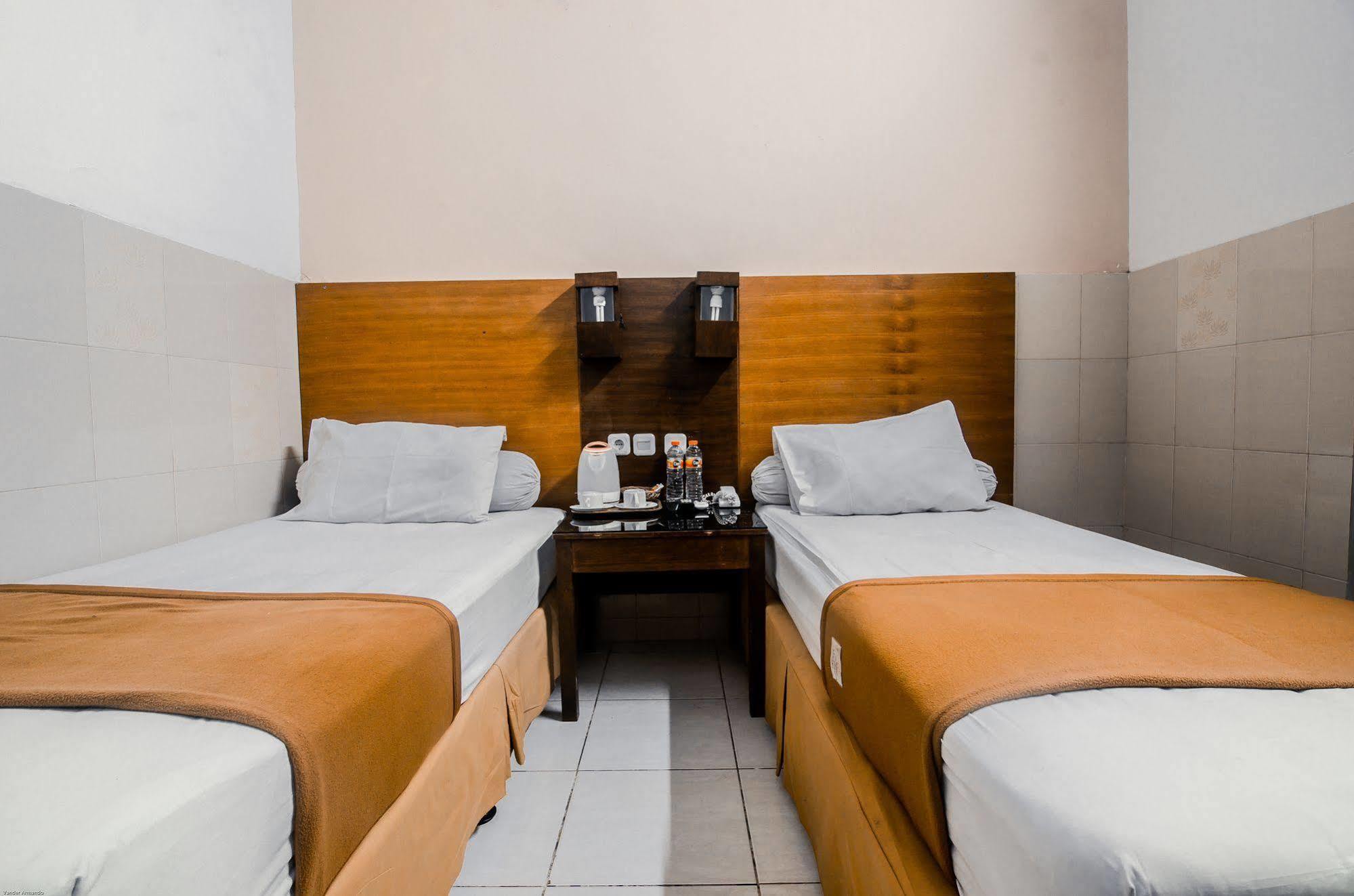 Hotel Keluarga Djagalan Raya Surabaja Exteriér fotografie