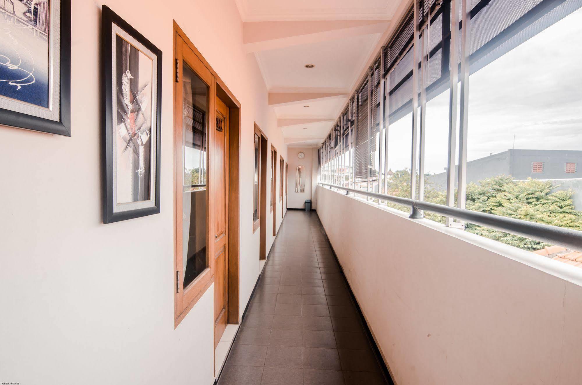 Hotel Keluarga Djagalan Raya Surabaja Exteriér fotografie